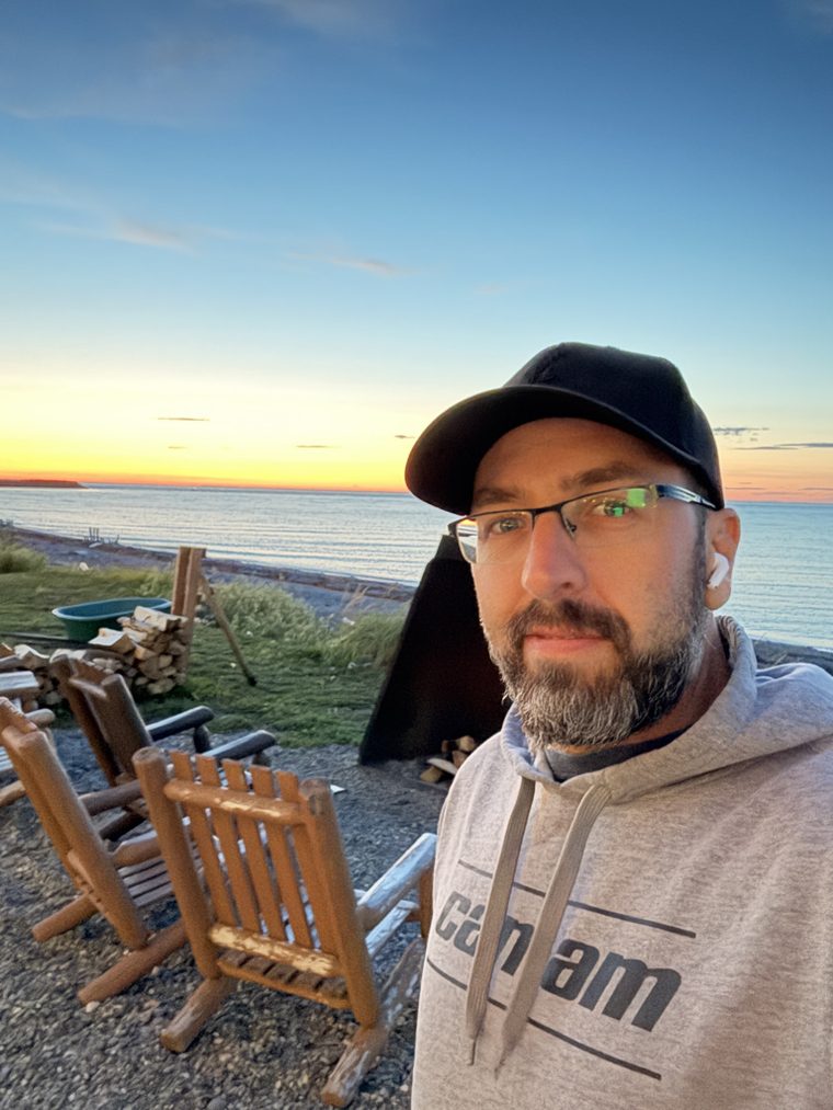 JM Brochu en road trip en Gaspésie